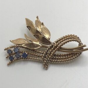 VTG WINARD SIGNED 1/20 12K GF Elegant floral brooch w/blue stones. Signed. EC
